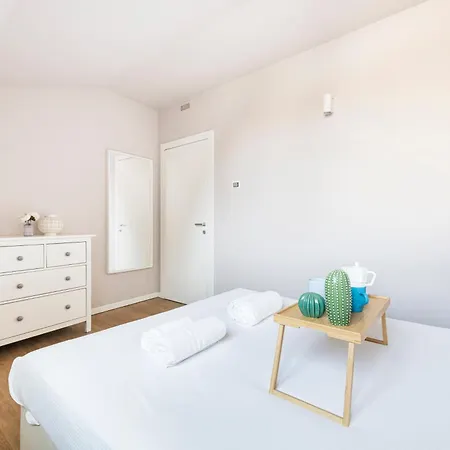 Beautiful In Chinatown And Sempione Apartment